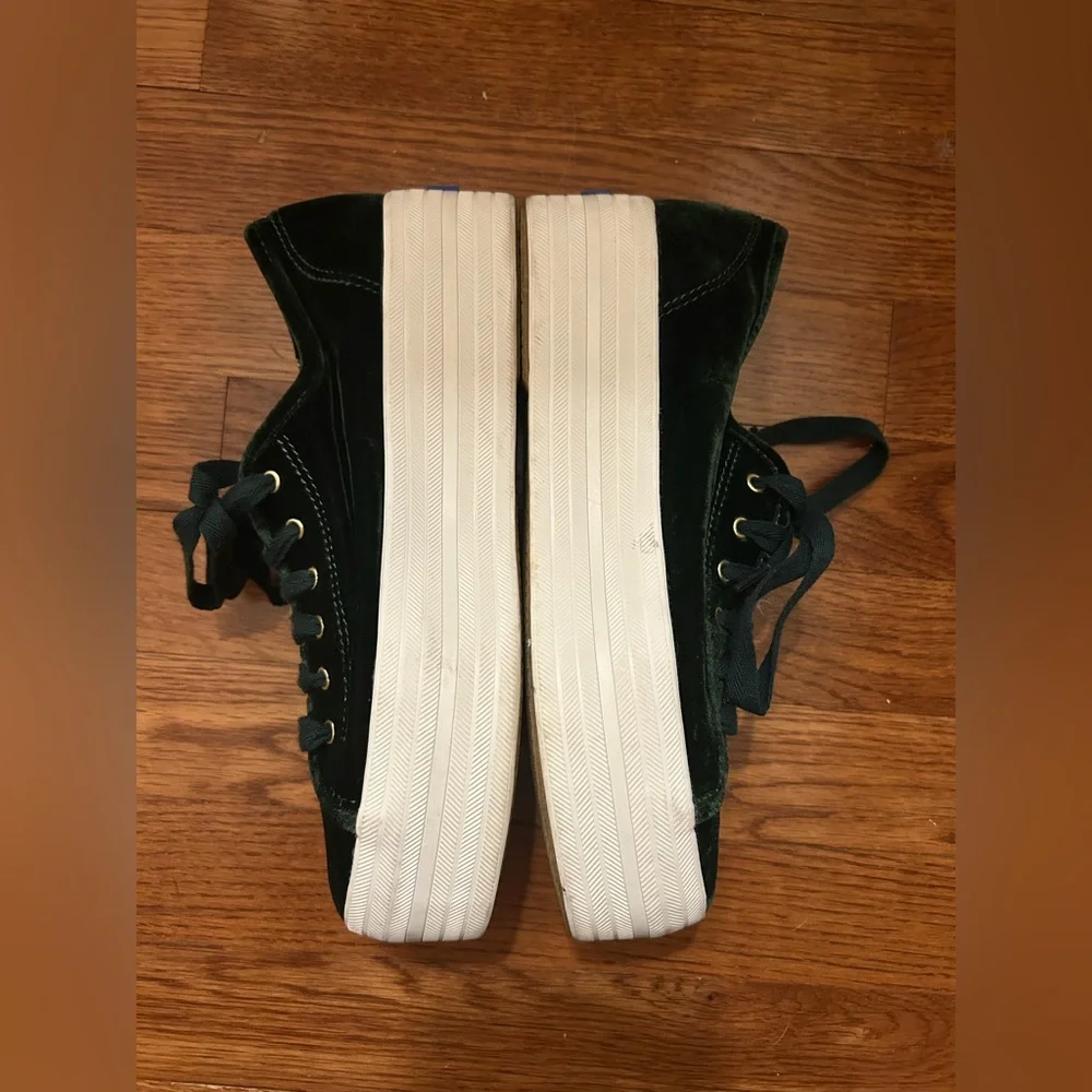 Keds Women's Sz 7.5 Velvety Green & White Platform Lace-Up Shoes